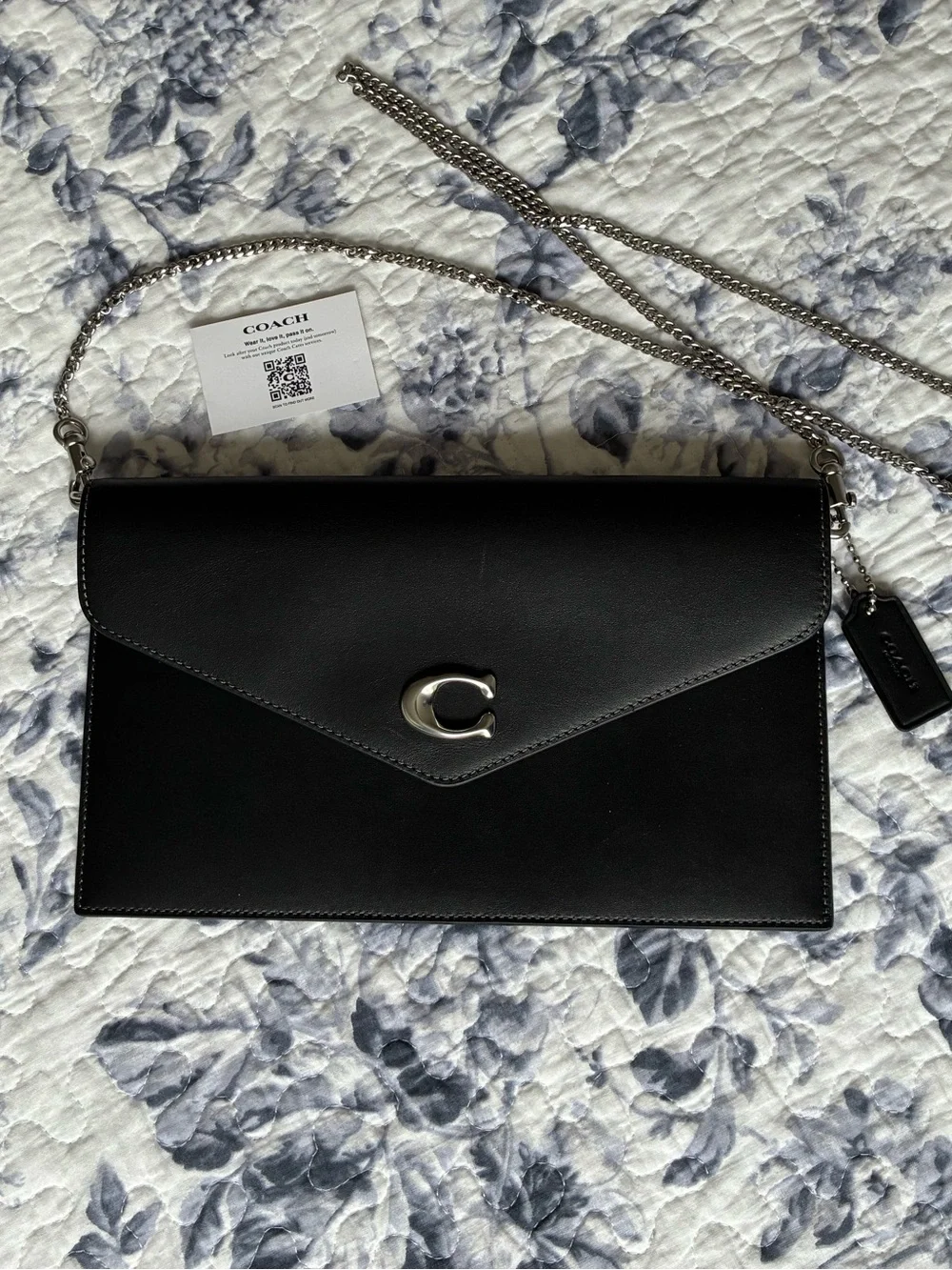 Coach Essential Small Leather Clutch Chain Crossbody Purse